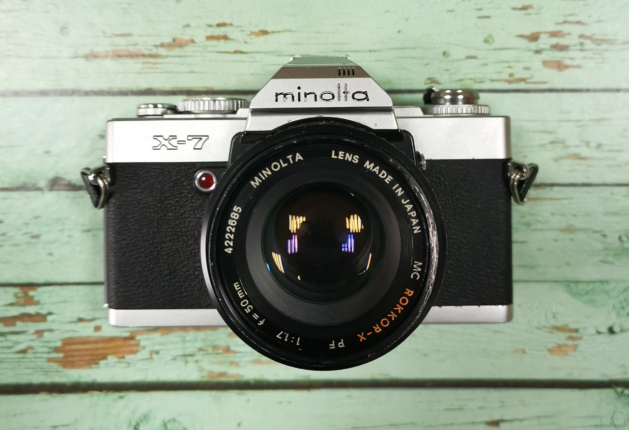 Minolta X-7 White + Minolta MC Rokkor-x 50 mm f/1.7 фото №1