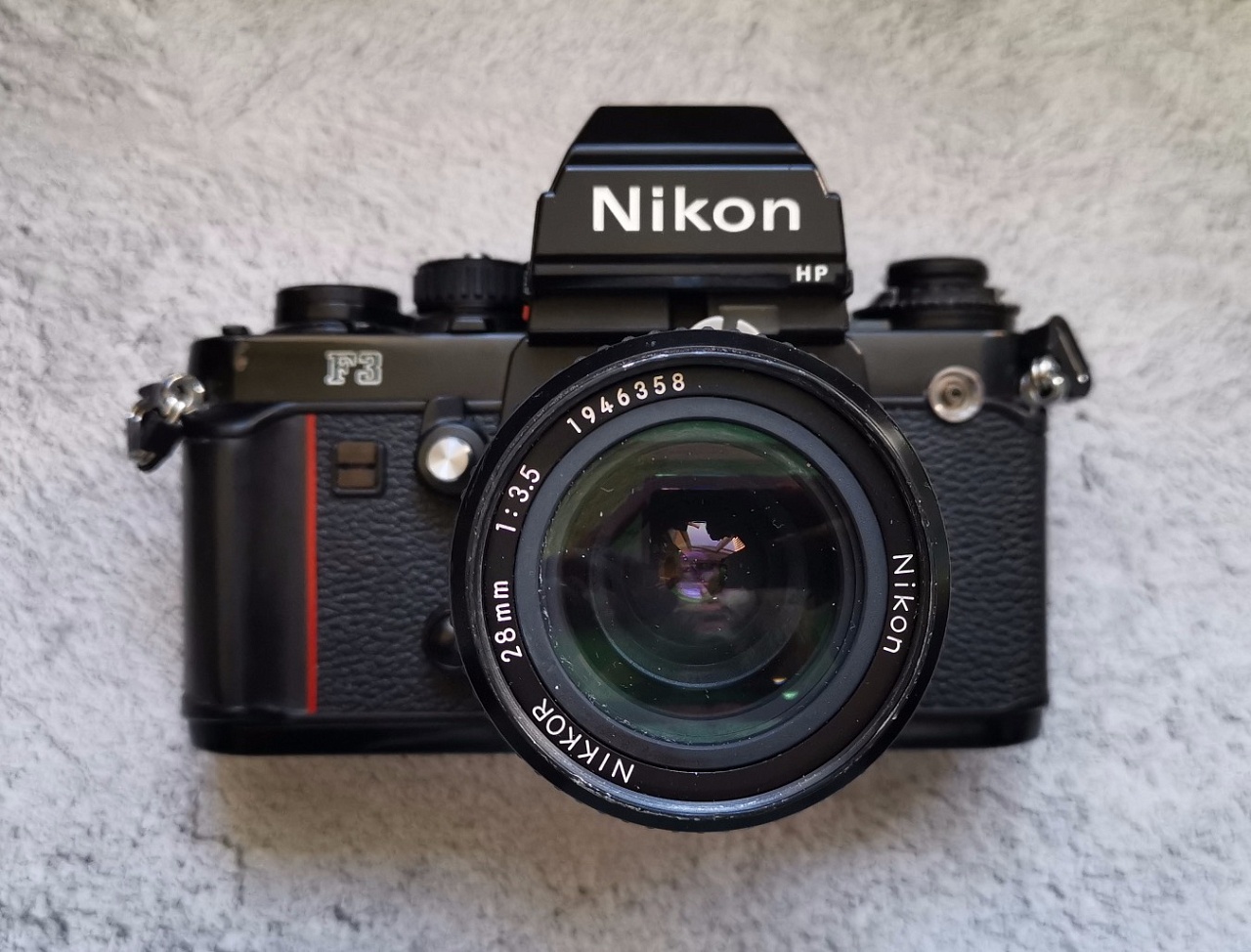 Nikon F3Hp + Nikon Nikkor 28 mm f/3.5 фото №1