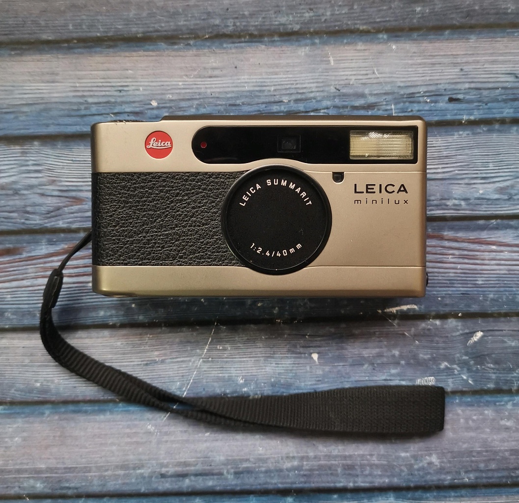 Leica Minilux Summarit 40mm f/2.4 фото №1