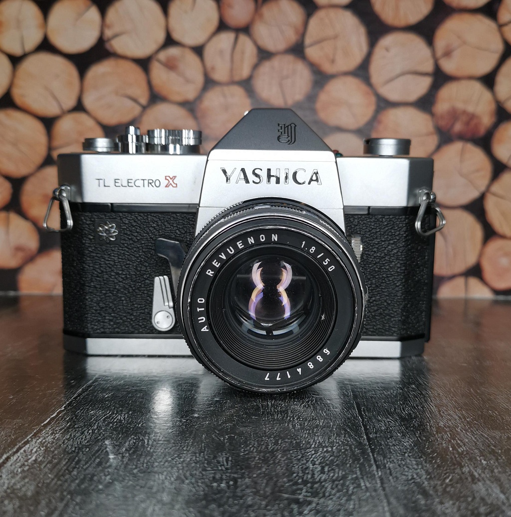 Yashica TL-Electro + Auto Revuenon 50mm 1/1,8 фото №1