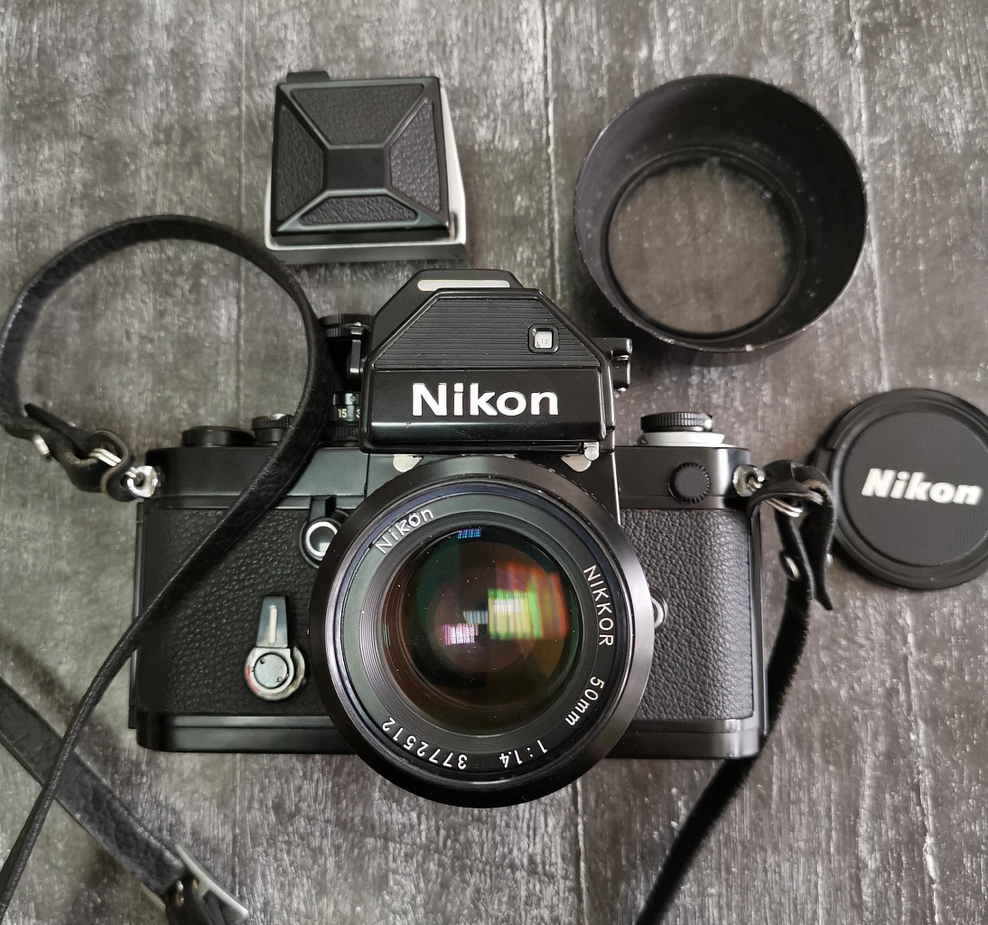 Nikon F2 + Nikkor 50 mm F/1.4 + призма + шахта фото №1